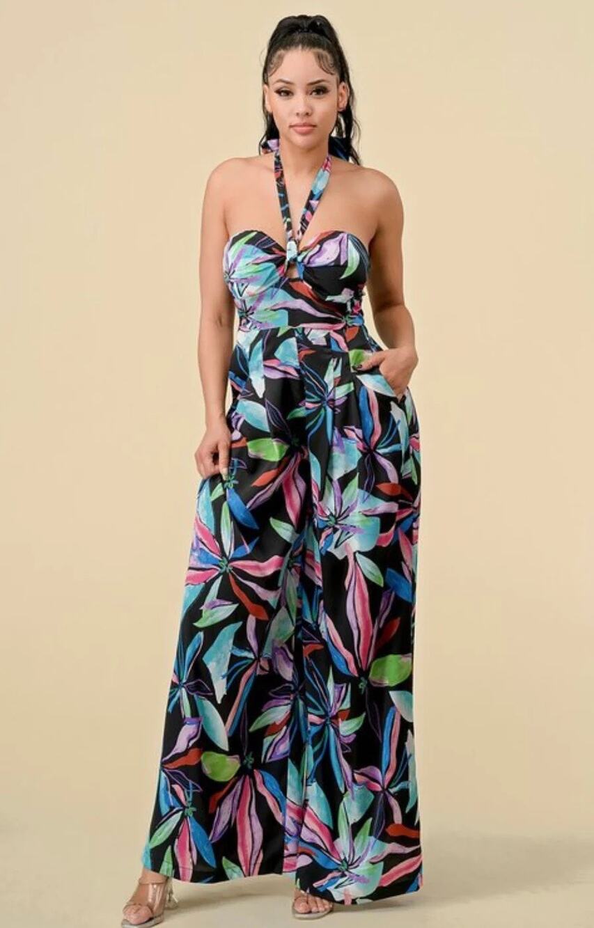 LILLY'S KLOSET -NWT- Halter Neck Smocked Wide Leg Jumpsuit | Medium